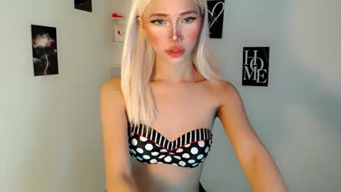 Snapshot of nicole_amore chatting on February 2026 05:48:02 AM ITS ME NICOLE online show from February 2026 05:48:02 AM