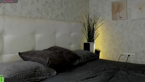 GMT7TueWedThSu 0300am-0900am. Sa 1000am-0400pm online show from September 2025 08:44:02 PM