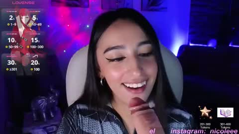 Snapshot of nicole_edwards chatting on January 2025 02:25:01 AM Nicole online show from January 2025 02:25:01 AM