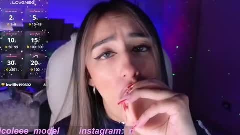 Snapshot of nicole_edwards chatting on February 2025 02:50:02 AM Nicole online show from February 2025 02:50:02 AM