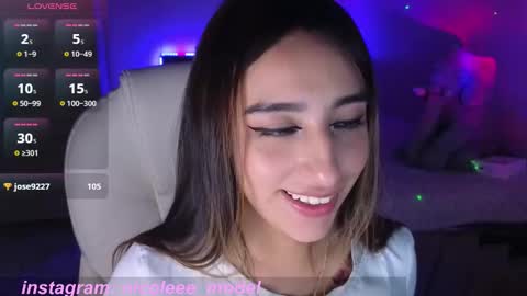 Snapshot of nicole_edwards chatting on September 2025 09:00:02 AM Nicole online show from September 2025 09:00:02 AM