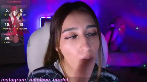 Snapshot of nicole_edwards chatting on October 2025 12:27:01 AM Nicole online show from October 2025 12:27:01 AM