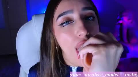 Snapshot of nicole_edwards chatting on October 2025 04:01:02 AM Nicole online show from October 2025 04:01:02 AM