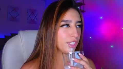 Nicole online show from July 2026 01:58:33 AM