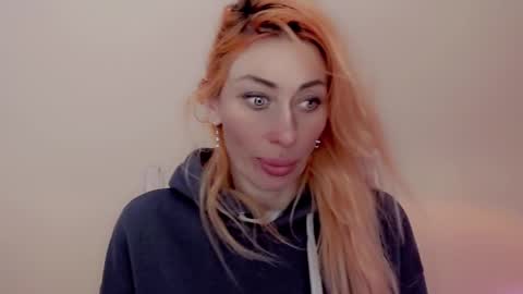 Nicole online show from January 2025 09:19:02 AM