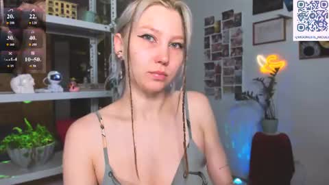 Nicole online show from July 2026 09:43:02 PM
