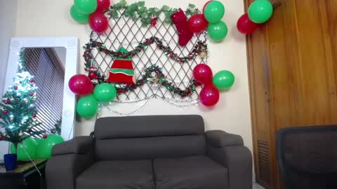 Nicole Santana online show from December 2024 10:52:02 PM