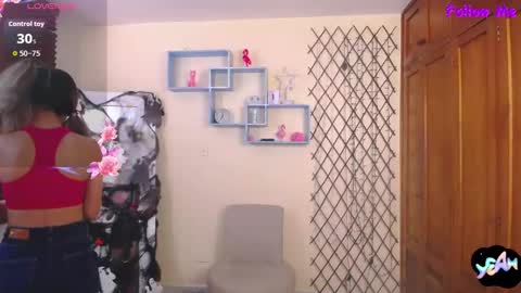 Nicole Santana online show from October 2025 07:47:01 PM