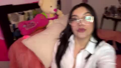 Nicole online show from October 2025 04:45:02 AM