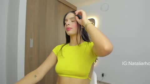 Snapshot of nicole_whitee chatting on March 2025 07:17:01 PM N A T A L I A online show from March 2025 07:17:01 PM