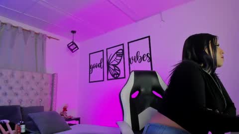 nicolee millerr online show from June 2026 12:17:01 PM
