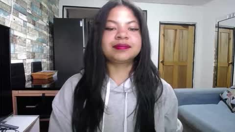 Nicole online show from October 2025 11:51:02 AM