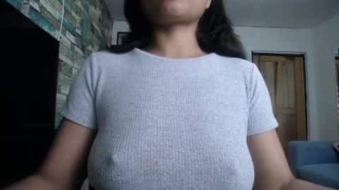 Nicole online show from May 2026 07:43:02 PM