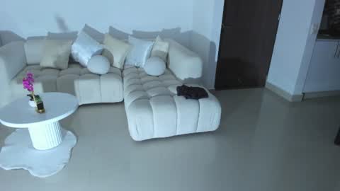 Nicolle online show from June 2026 12:32:02 AM