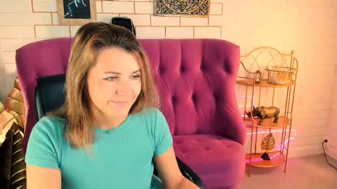 nicolehits online show from September 2025 09:35:02 AM