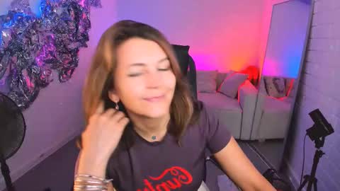 nicolehits online show from September 2025 09:25:02 AM