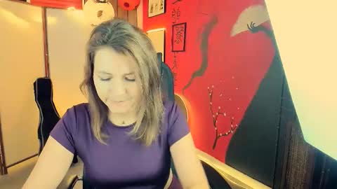 nicolehits online show from November 2025 09:11:01 AM