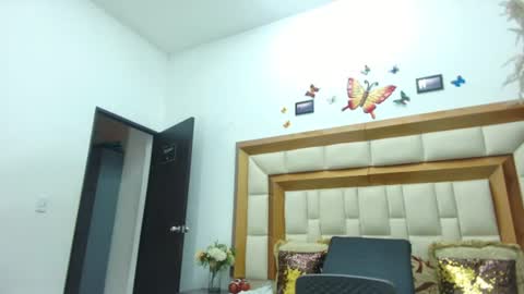 nicolejhonsonn online show from July 2026 07:20:02 PM