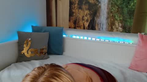 Snapshot of nicolelinharts chatting on November 2025 12:48:02 PM Birthday online show from November 2025 12:48:02 PM