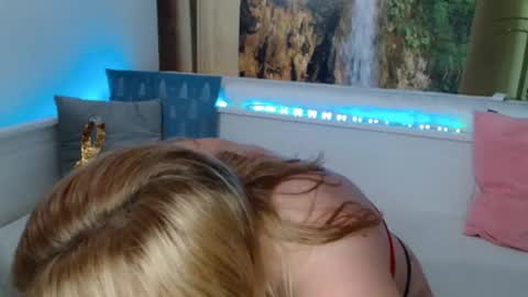 Snapshot of nicolelinharts chatting on November 2025 10:14:02 PM Birthday online show from November 2025 10:14:02 PM