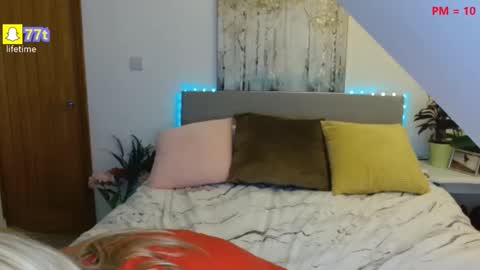 Snapshot of nicolelinharts chatting on January 2026 12:02:01 AM Birthday online show from January 2026 12:02:01 AM