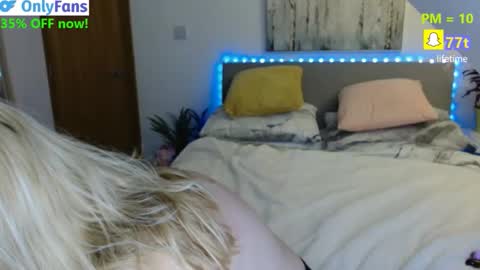 Snapshot of nicolelinharts chatting on February 2026 01:12:01 AM Birthday online show from February 2026 01:12:01 AM