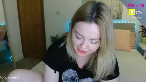 Snapshot of nicolelinharts chatting on February 2026 07:04:02 PM Birthday online show from February 2026 07:04:02 PM