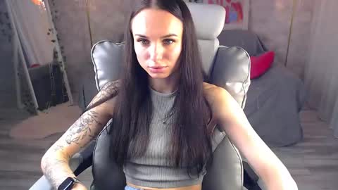 Snapshot of nicolemerz chatting on June 2026 02:33:01 PM Nicole online show from June 2026 02:33:01 PM