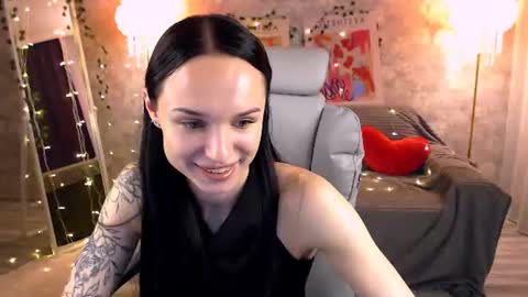 Snapshot of nicolemerz chatting on June 2026 04:11:01 PM Nicole online show from June 2026 04:11:01 PM