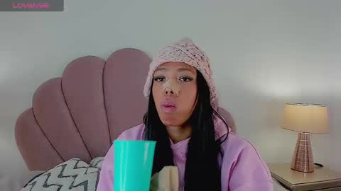 NICOLE online show from October 2025 12:14:01 PM