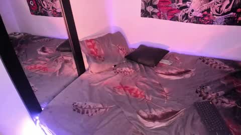 Nicol independent model online show from January 2025 01:34:02 AM