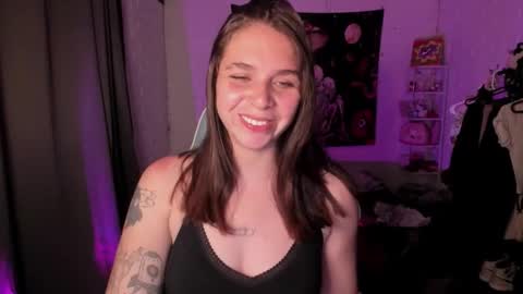 Nicol independent model online show from September 2025 11:37:01 PM