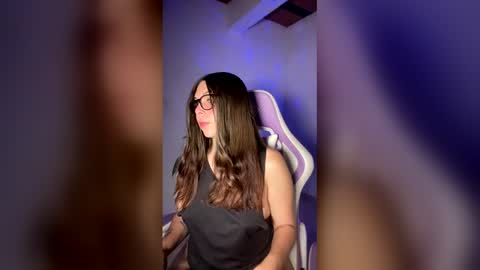 Nicol independent model online show from April 2026 03:11:01 PM