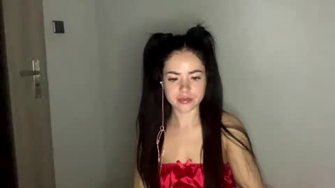 Nicole online show from May 2026 08:16:01 PM