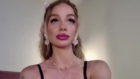 Sarah online show from March 2026 12:29:01 AM