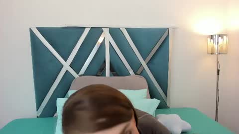 nicoll_89 online show from June 2026 12:07:02 PM