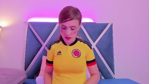 nicoll_89 online show from June 2026 12:07:02 PM
