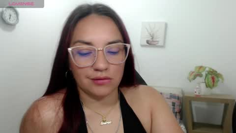 Snapshot of nicoll_crazzy chatting on May 2026 03:52:01 PM nicoll online show from May 2026 03:52:01 PM