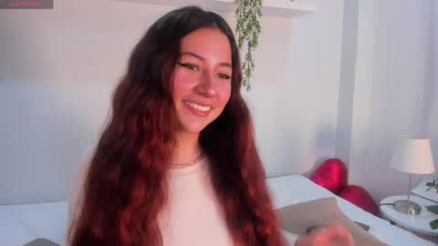 nicolle_evanss_ online show from April 2026 03:46:01 AM