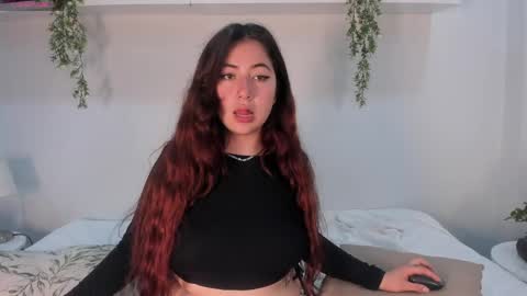 nicolle_evanss_ online show from May 2026 04:54:01 AM