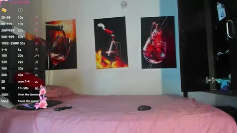 nicolle_hanks1 online show from March 2026 01:33:02 AM