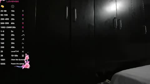 nicolle_hanks1 online show from July 2026 07:39:01 PM