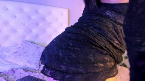 Nicolle online show from April 2026 01:59:01 PM