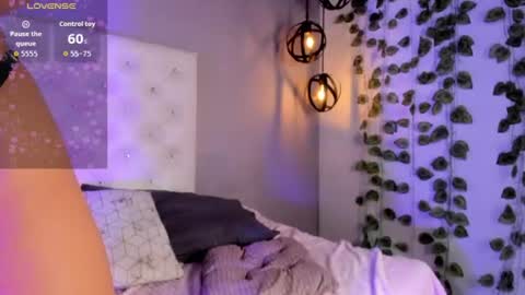 Nicolle online show from July 2026 02:32:02 PM