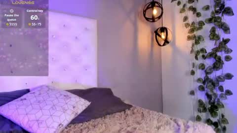 Nicolle online show from July 2026 02:13:01 PM