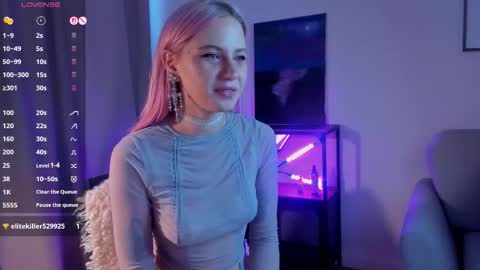 Snapshot of nicollefarrey chatting on February 2026 08:18:02 AM Kim online show from February 2026 08:18:02 AM