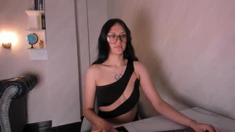 Snapshot of nicollehall chatting on February 2026 01:10:01 PM Nicoll online show from February 2026 01:10:01 PM