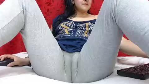 NICOLLE online show from July 2026 10:58:02 PM