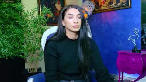 Nicolle online show from November 2025 11:54:01 AM