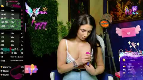 Nicolle online show from June 2026 02:33:02 PM